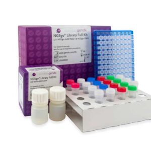 NGSgo Library Full Kit by GenDx avec des flacons de réactifs, des tubes à code couleur, une plaque PCR et un emballage pour les flux de travail de préparation des librairies NGS.